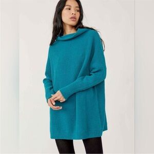 Free People Ottoman Slouchy Cowl Neck
Tunic Electric Teal
